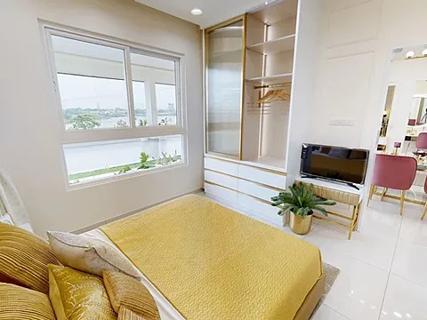 Modern 2 BHK Flat with Excellent Connectivity