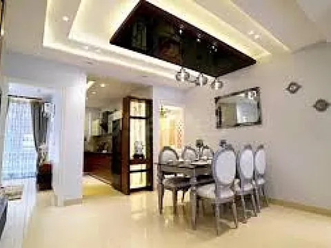 Modern 4 BHK Flat with Excellent Connectivity