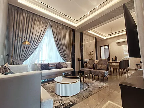 Modern 3 BHK Flat with Excellent Connectivity