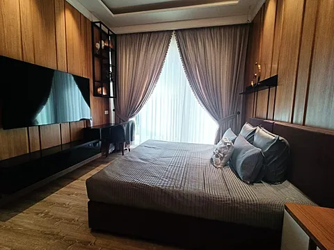 Spacious 4 BHK Luxury Apartment