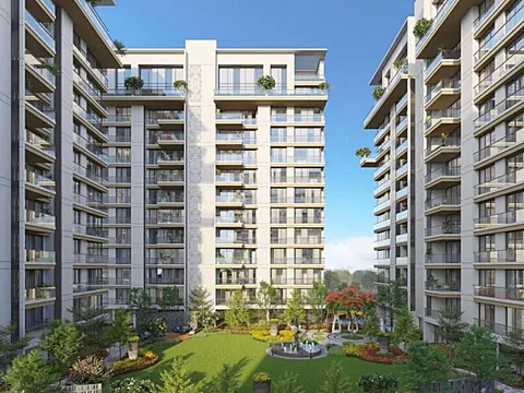 Spacious 4 BHK Luxury Apartment