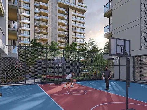 Modern 5 BHK Flat with Excellent Connectivity