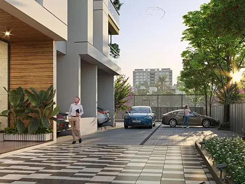 Modern 5 BHK Flat with Excellent Connectivity