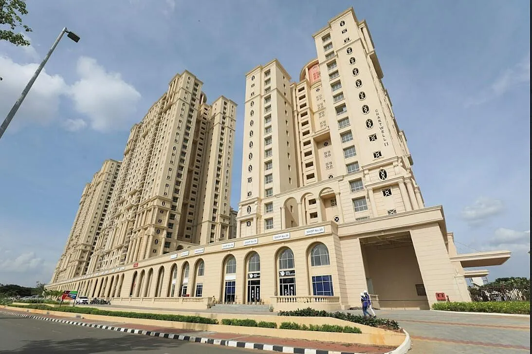 Modern 3 BHK Flat with Excellent Connectivity